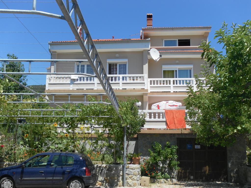 Apartments Vesna Banjol Exterior foto